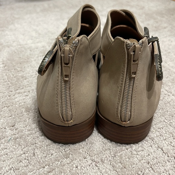 Qupid zip up shoes. Size 8.5 - Picture 6 of 8